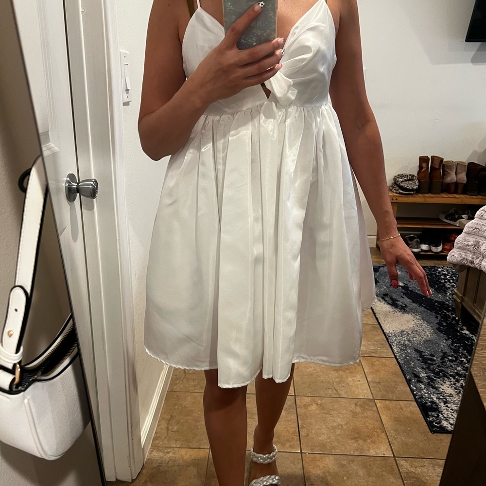 Babydoll white midi dress with pockets!